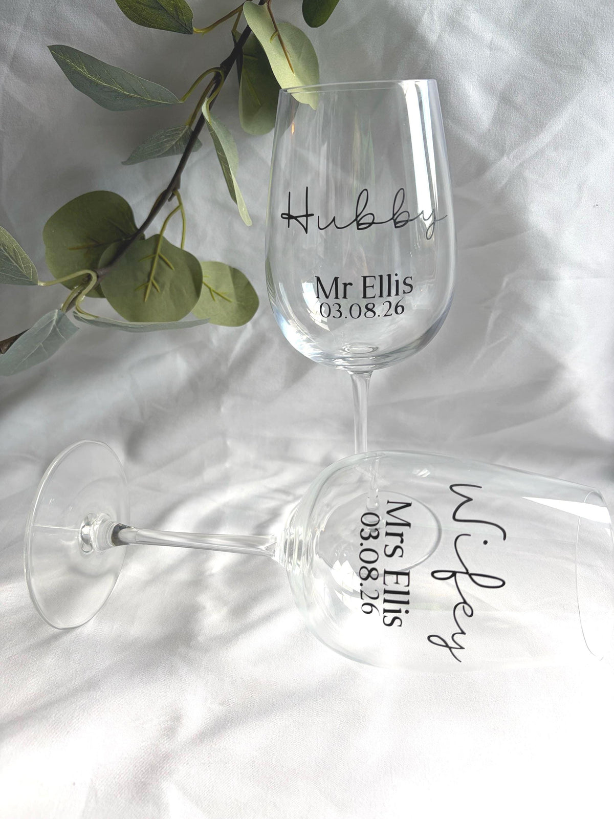 Wedding Wine Glass Set | Mr & Mrs Gift