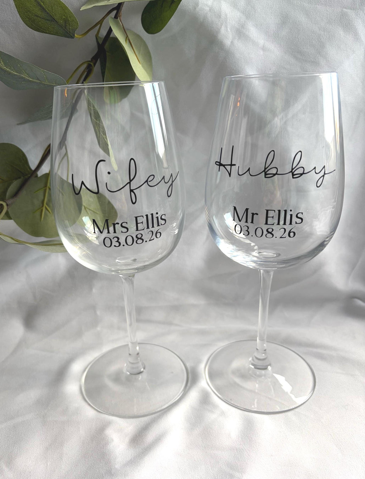Wedding Wine Glass Set | Mr & Mrs Gift